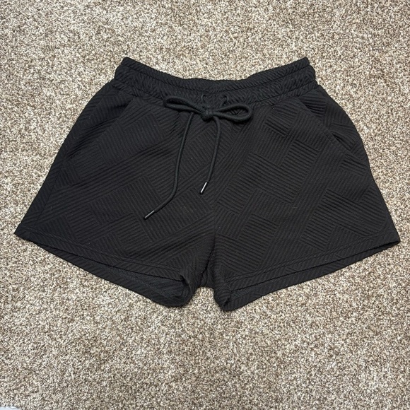 See and Be Seen Black Athletic Shorts Women - Picture 2 of 9